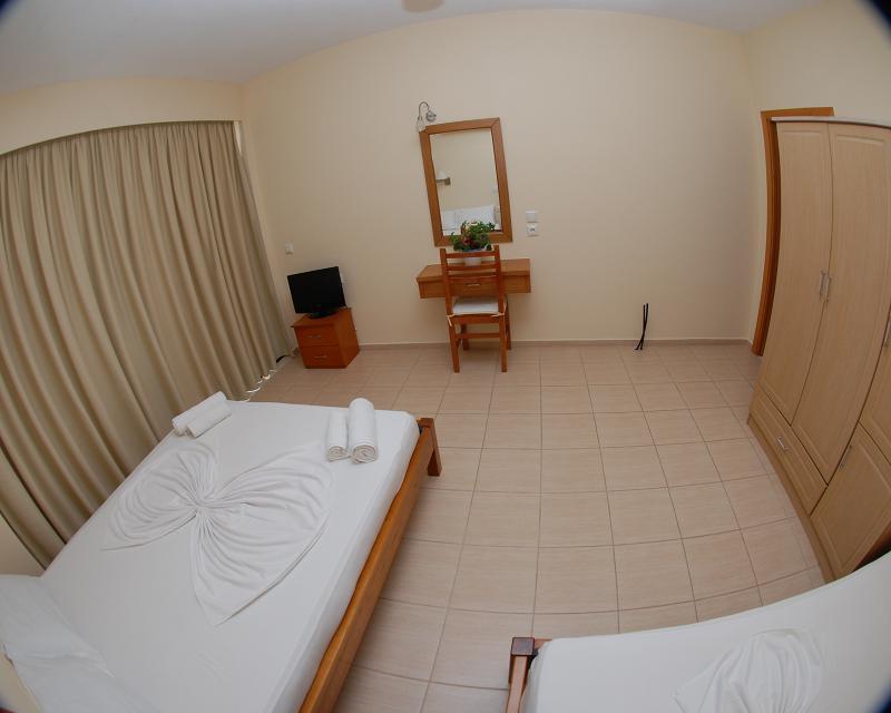 Nikos Hotel And Apartments Saranda Dış mekan fotoğraf