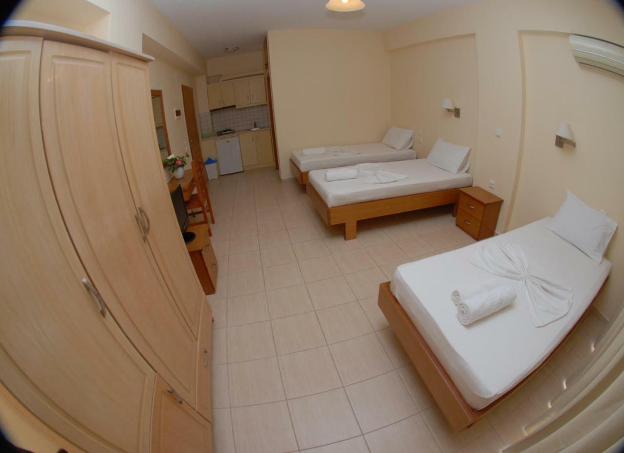 Nikos Hotel And Apartments Saranda Dış mekan fotoğraf