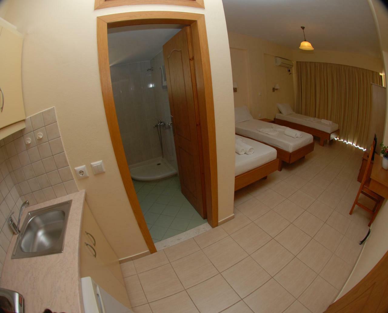 Nikos Hotel And Apartments Saranda Dış mekan fotoğraf