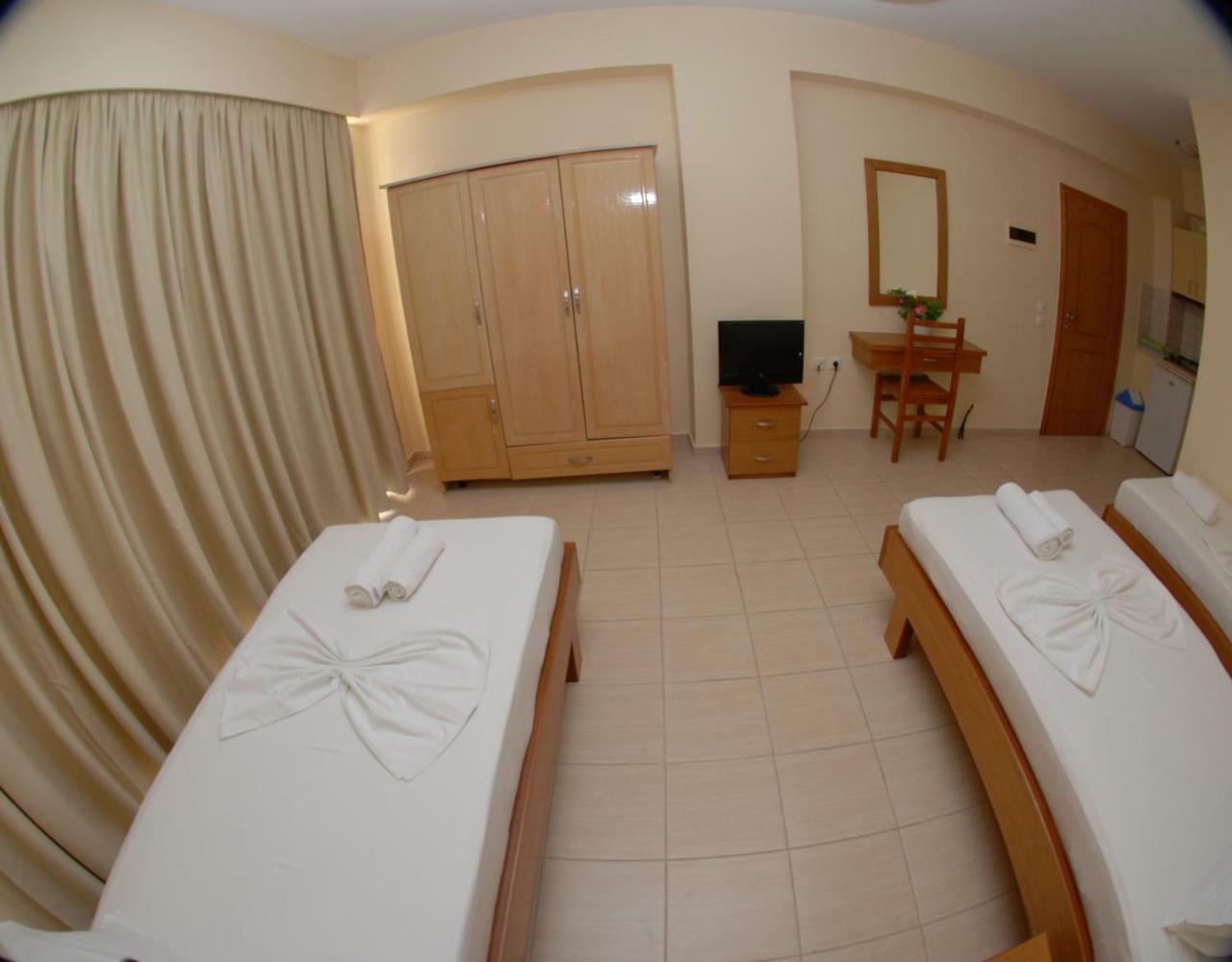 Nikos Hotel And Apartments Saranda Dış mekan fotoğraf