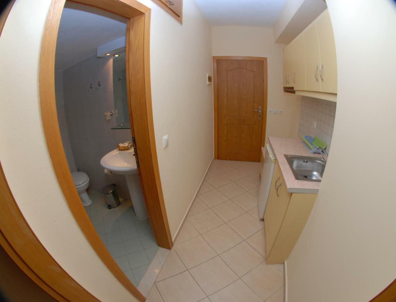 Nikos Hotel And Apartments Saranda Dış mekan fotoğraf