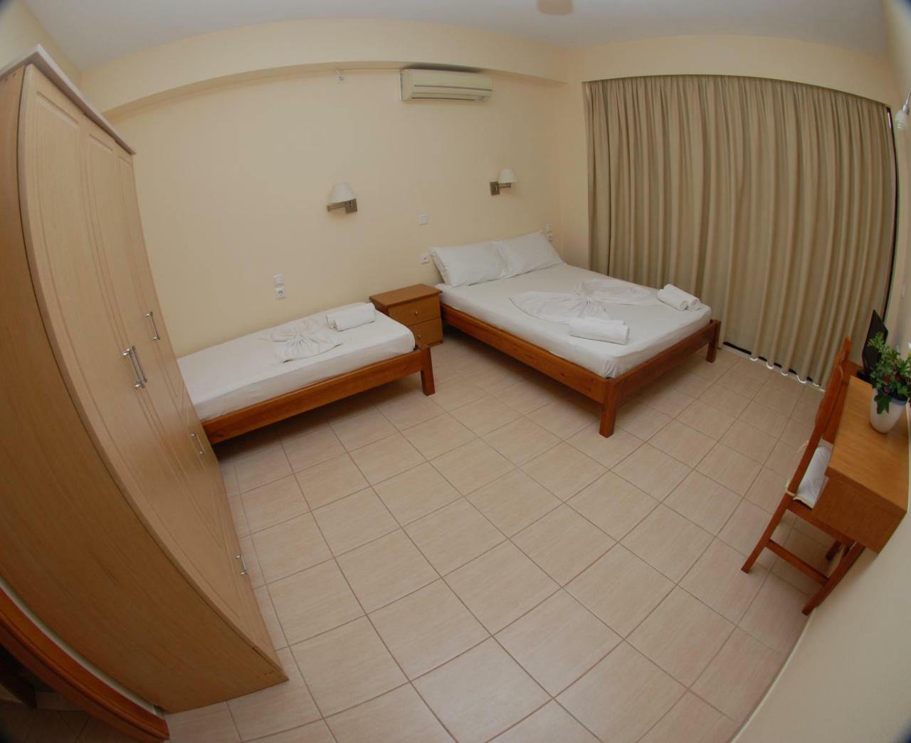 Nikos Hotel And Apartments Saranda Dış mekan fotoğraf